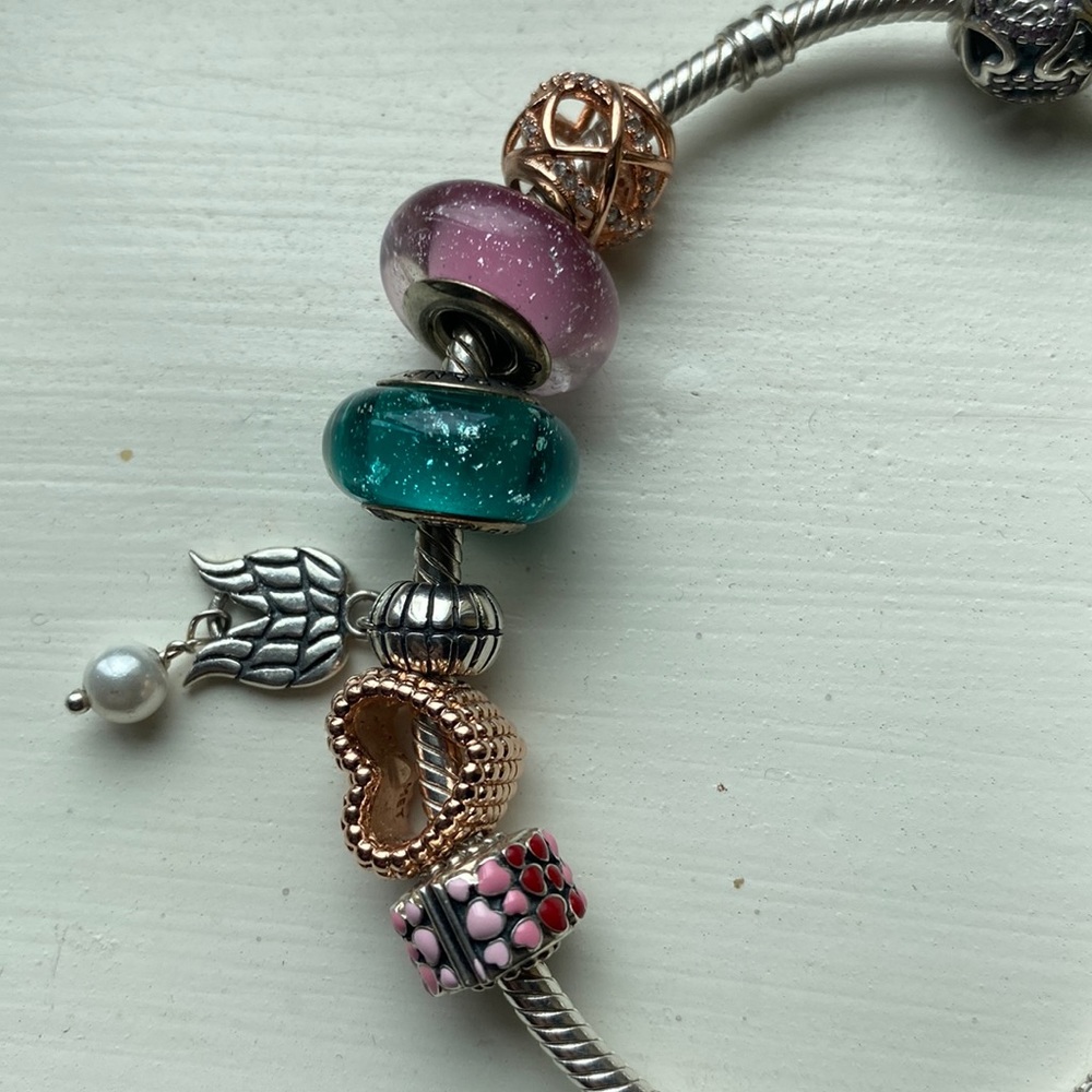 Pandora bracelet with 8 charms - Picture 2 of 6